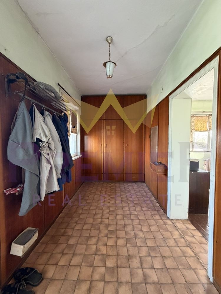 Продава КЪЩА, гр. Айтос, област Бургас, снимка 4 - Къщи - 56116103