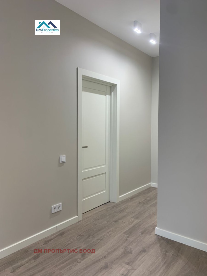 Продава  3-стаен град София , Оборище , 124 кв.м | 12278281