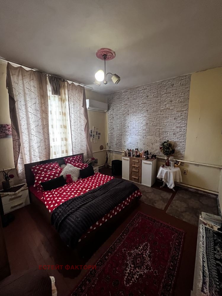 Продава 4-СТАЕН, гр. София, Център, снимка 2 - Апартаменти - 56029236