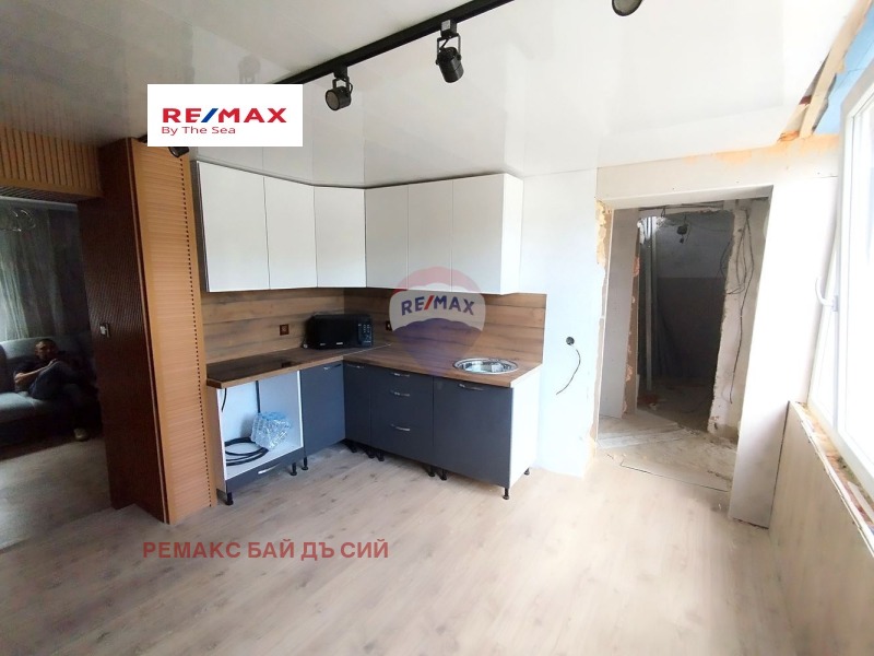 Na sprzedaż  Dom Warna , m-t Perczemlijata , 207 mkw | 95505472 - obraz [4]