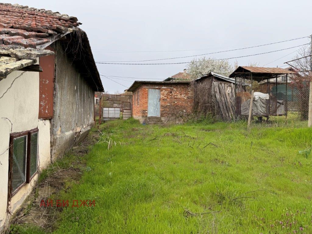 Продава КЪЩА, с. Червена вода, област Русе, снимка 3 - Къщи - 54232346