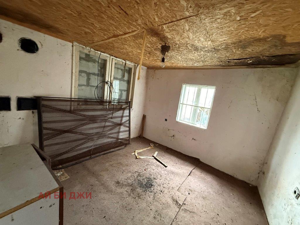 Продава КЪЩА, с. Червена вода, област Русе, снимка 11 - Къщи - 54232346