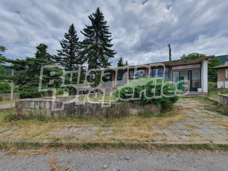 Продава МАГАЗИН в област София, с. Лакатник - 300 кв.м / 69 000 € » 134 952.27 лв., БЪЛГЕРИАН ПРОПЕРТИС