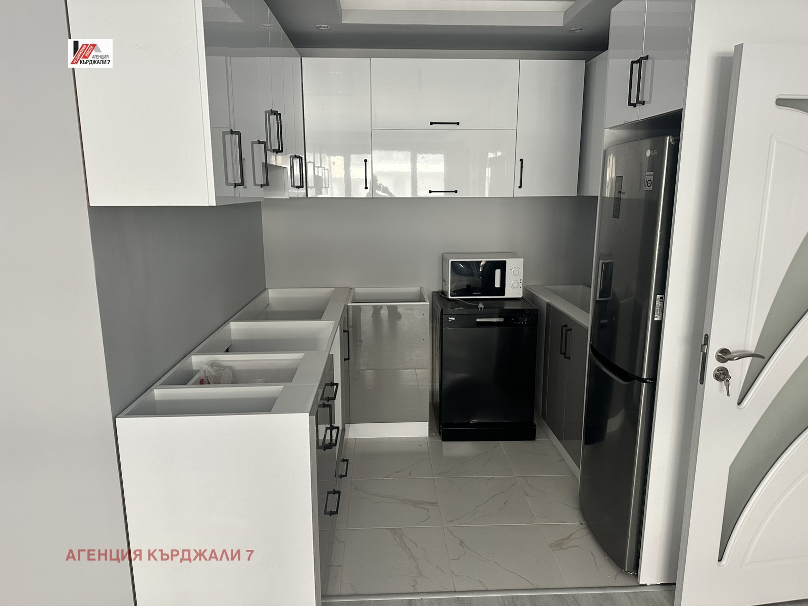 Продава 2-СТАЕН, гр. Кърджали, Възрожденци, снимка 2 - Апартаменти - 54338664