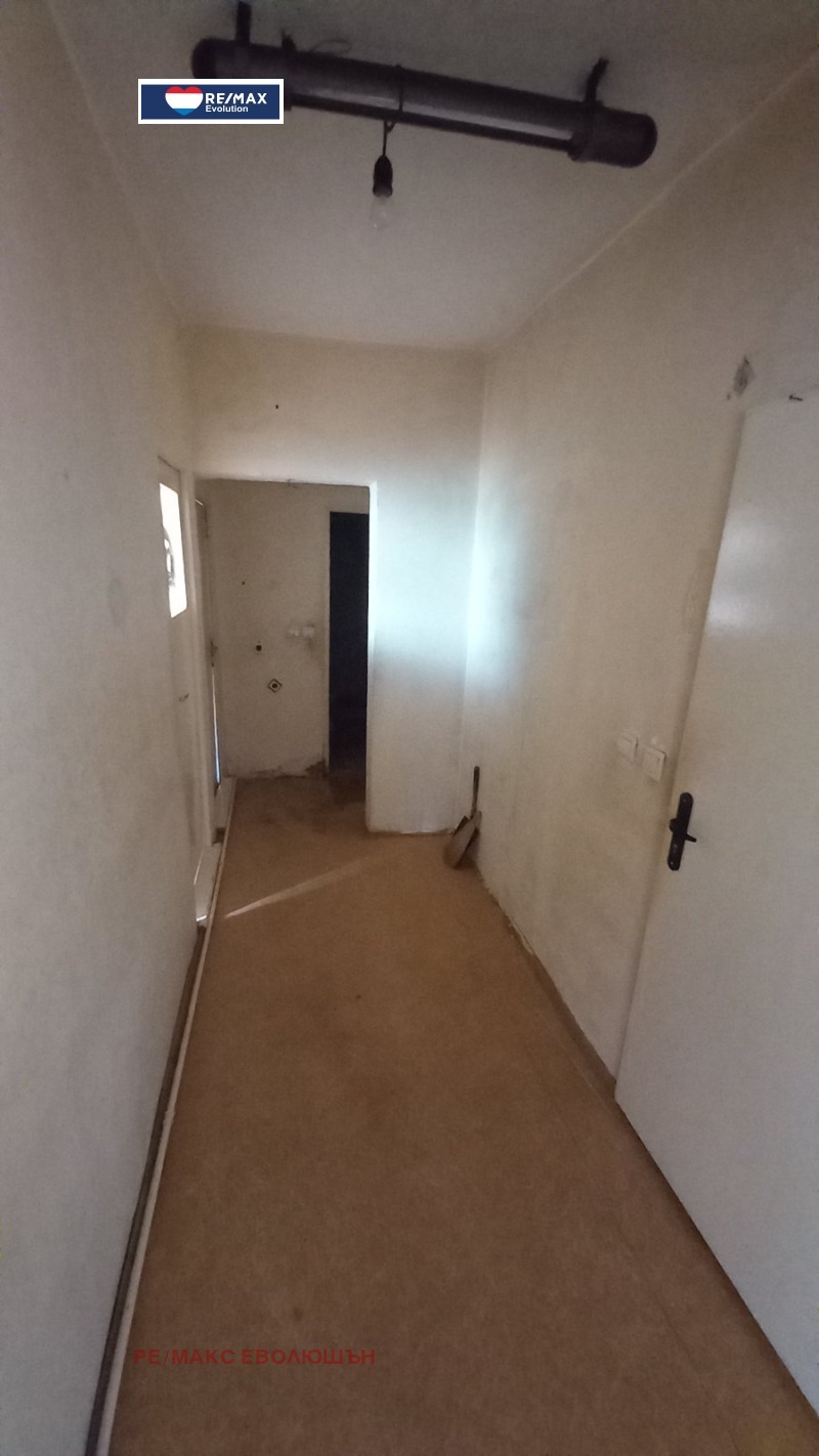 De vânzare  1 dormitor Razgrad , Abitrus , 59 mp | 46079350 - imagine [4]