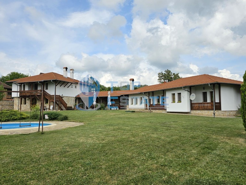 Продава КЪЩА в област Велико Търново, с. Средни колиби - 418 кв.м / 620 000 € » 1 212 614.60 лв., ТОП ЕСТЕЙТ