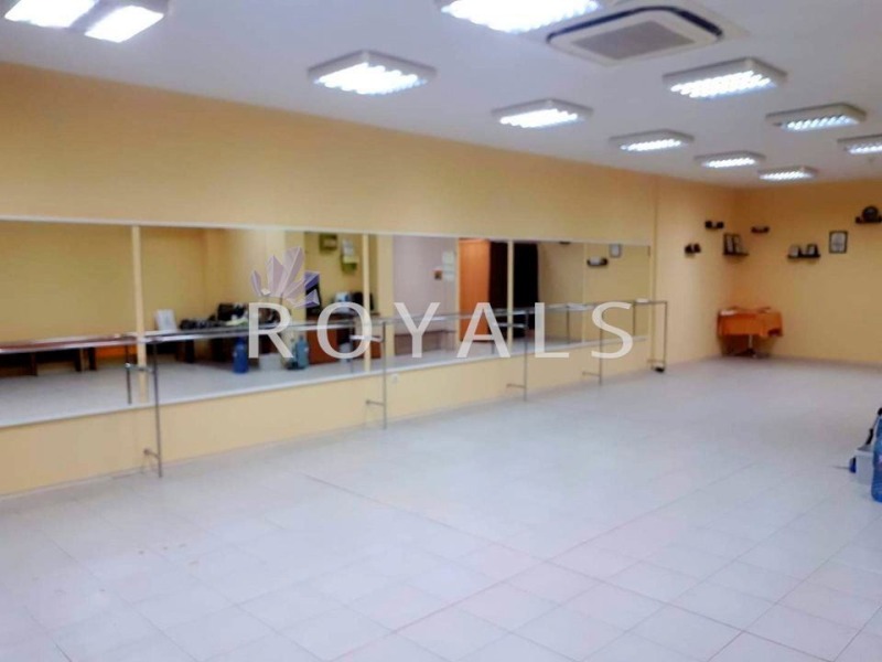Продава МАГАЗИН в град Варна, Младост 2 - 115 кв.м / 133 000 € » 260 125.39 лв., РОЯЛС