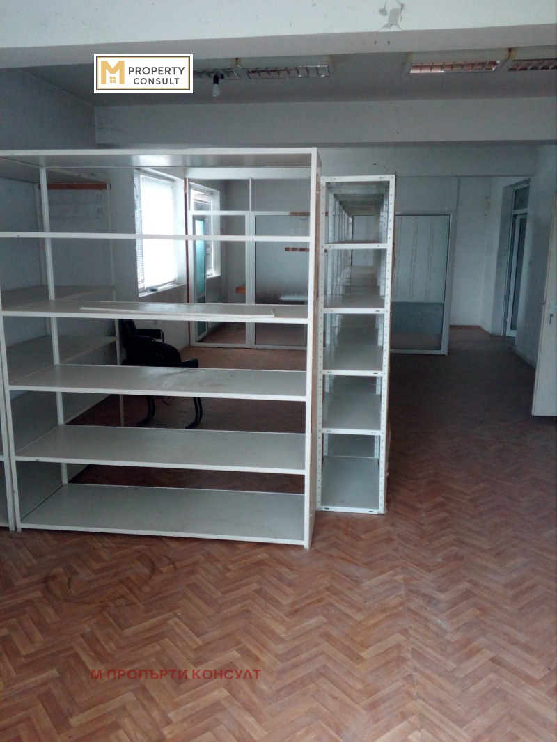 Продава МАГАЗИН в град Плевен, Дружба 1 - 220 кв.м / 165 000 € » 322 711.95 лв., М ПРОПЪРТИ КОНСУЛТ
