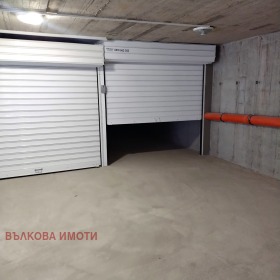 Garage Tri tchoutchoura - sever, Stara Zagora 6