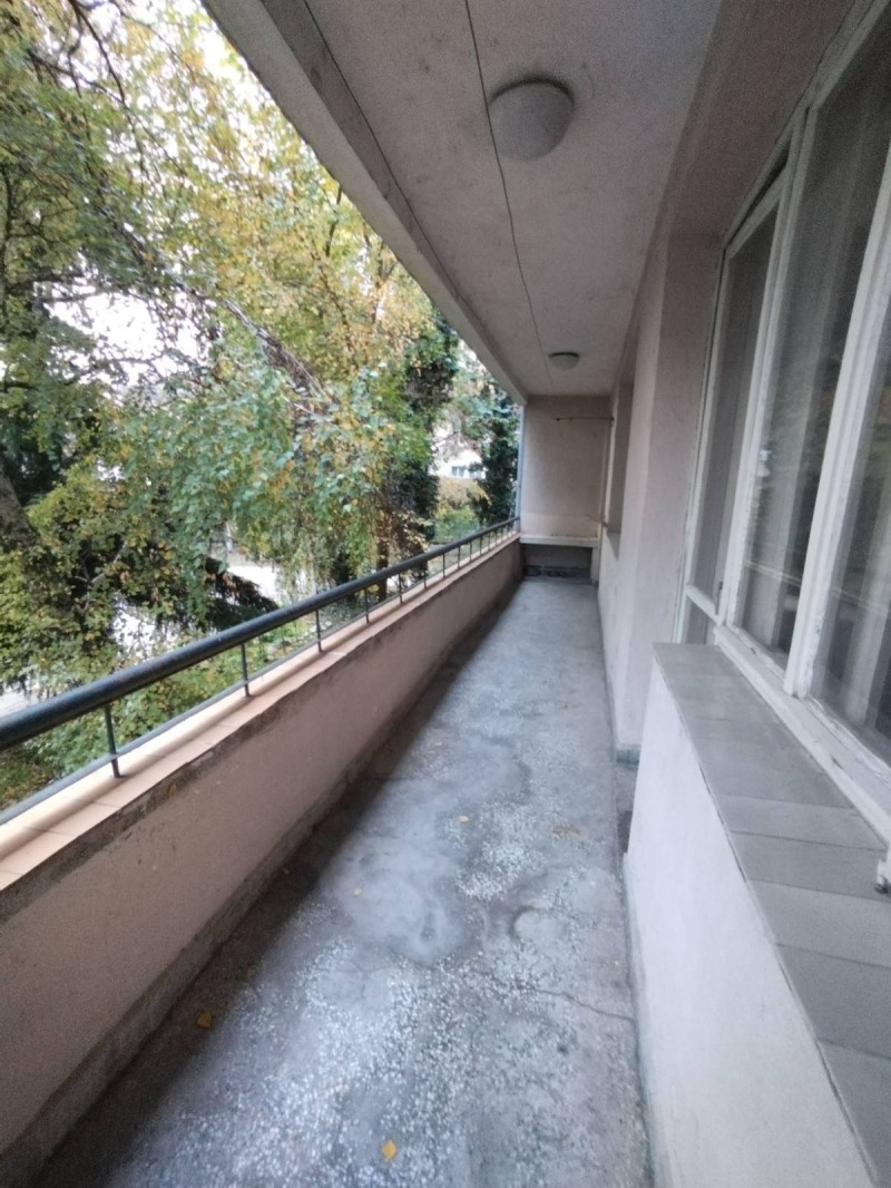 Продава МНОГОСТАЕН, гр. Плевен, Идеален център, снимка 2 - Апартаменти - 53506272