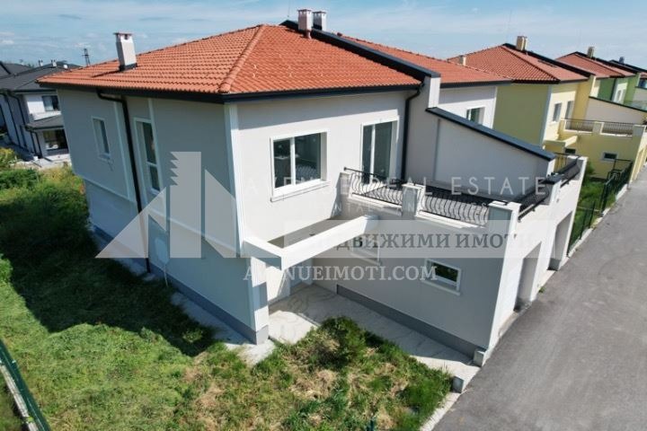 Продава КЪЩА, с. Първенец, област Пловдив