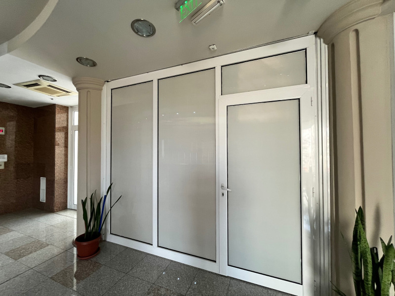 Продава ОФИС в град Плевен, Идеален център - 27 кв.м / 44 500 € » 87 034.44 лв., НОВА ХОУМ