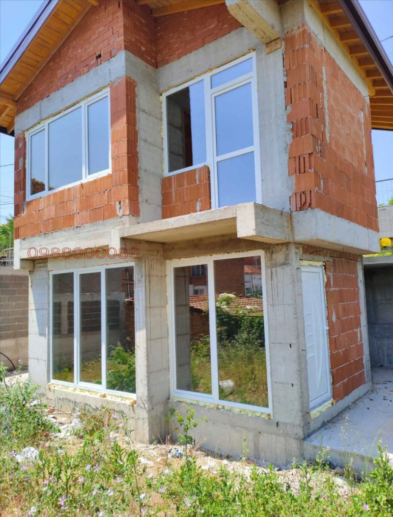 Продава КЪЩА, гр. Хасково, Тракийски, снимка 2 - Къщи - 52787505