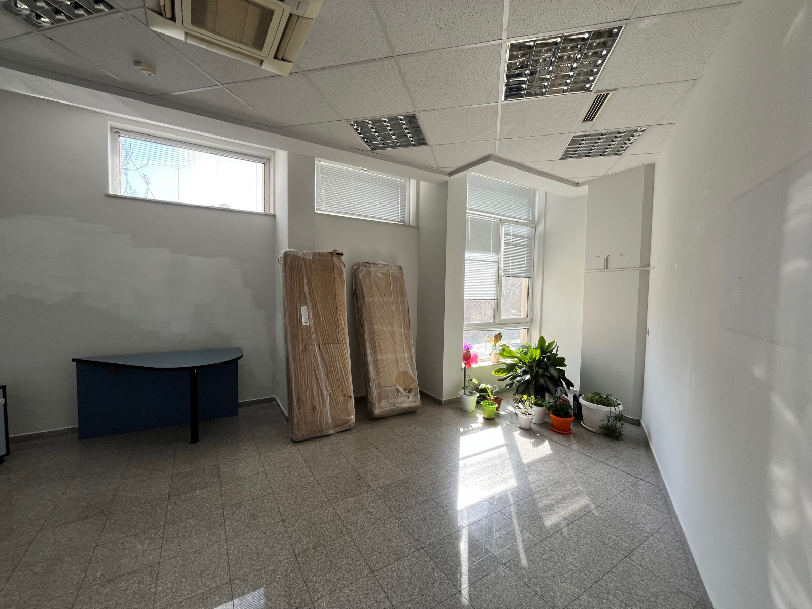 Продава ОФИС, гр. Плевен, Идеален център, снимка 6 - Офиси - 53874225