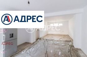 Студия Колхозен пазар, Варна