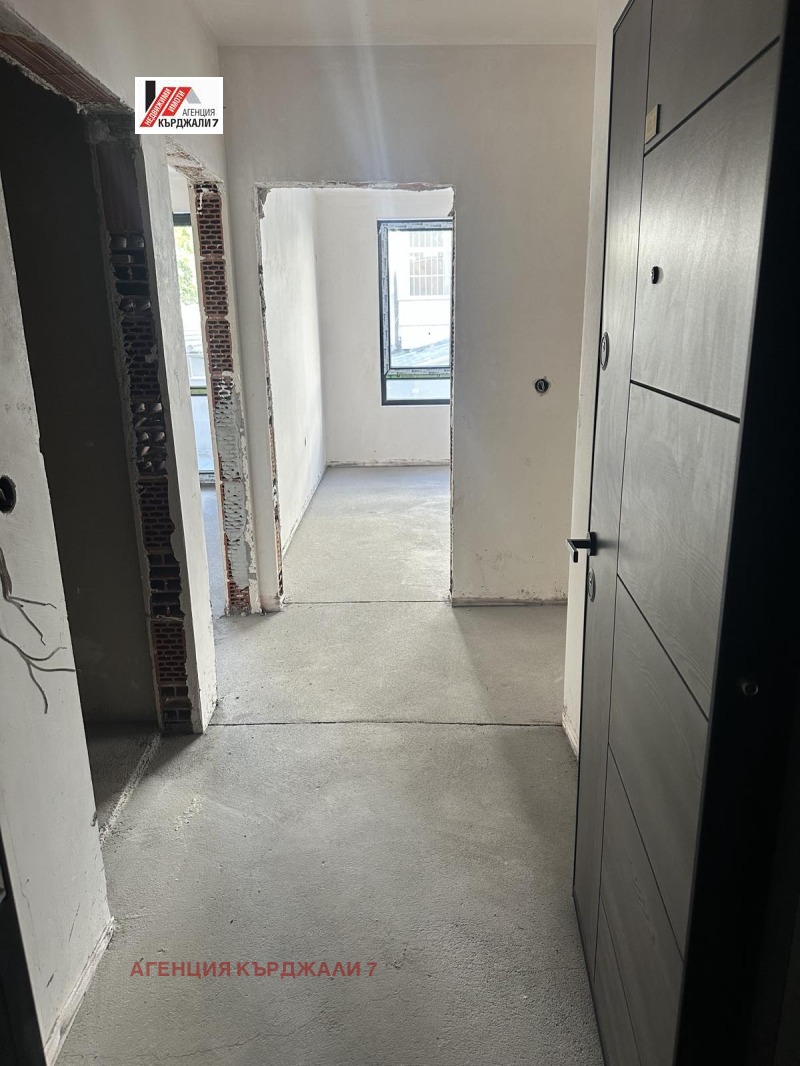 Продава 3-СТАЕН, гр. Кърджали, Център, снимка 3 - Апартаменти - 51998650