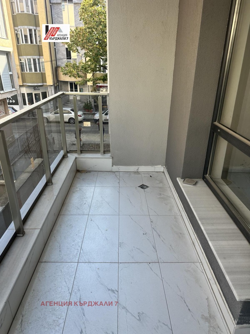 Продава 3-СТАЕН, гр. Кърджали, Център, снимка 13 - Апартаменти - 51998650