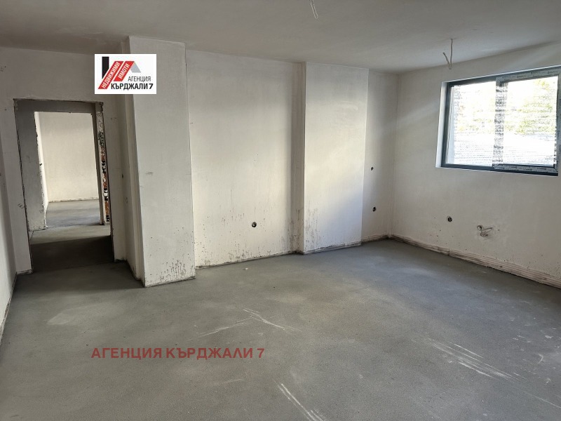 Продава 3-СТАЕН, гр. Кърджали, Център