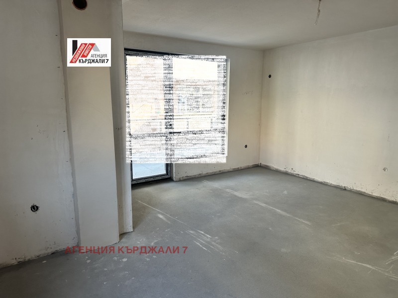 Продава 3-СТАЕН, гр. Кърджали, Център, снимка 12 - Апартаменти - 51998650