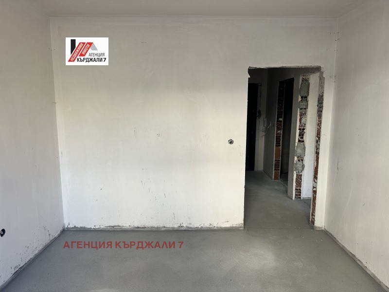 Продава 3-СТАЕН, гр. Кърджали, Център, снимка 5 - Апартаменти - 51998650