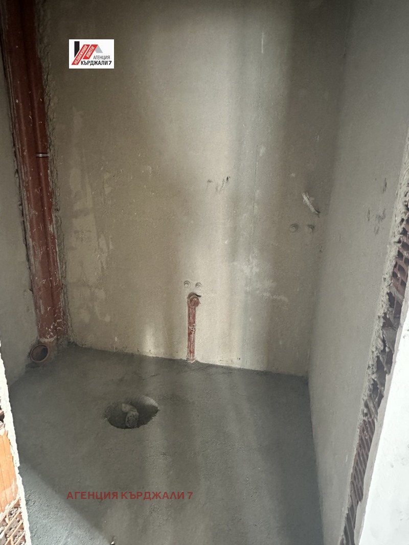 Продава 3-СТАЕН, гр. Кърджали, Център, снимка 11 - Апартаменти - 51998650