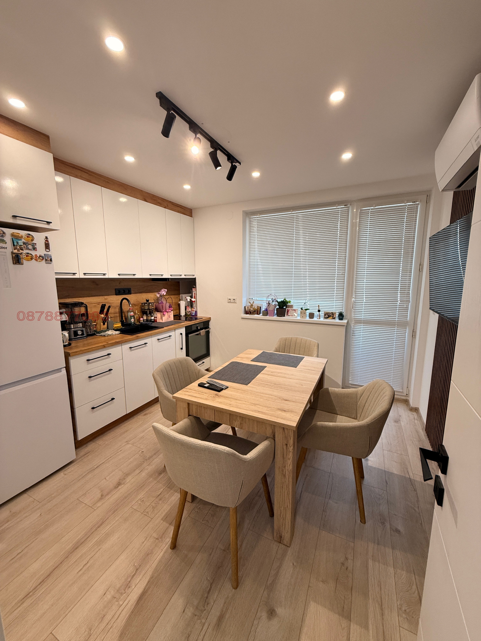 Продава 2-СТАЕН, гр. Кърджали, Център, снимка 2 - Апартаменти - 54657211