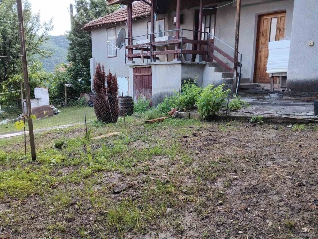 Продава КЪЩА, с. Типченица, област Враца, снимка 3 - Къщи - 55652550