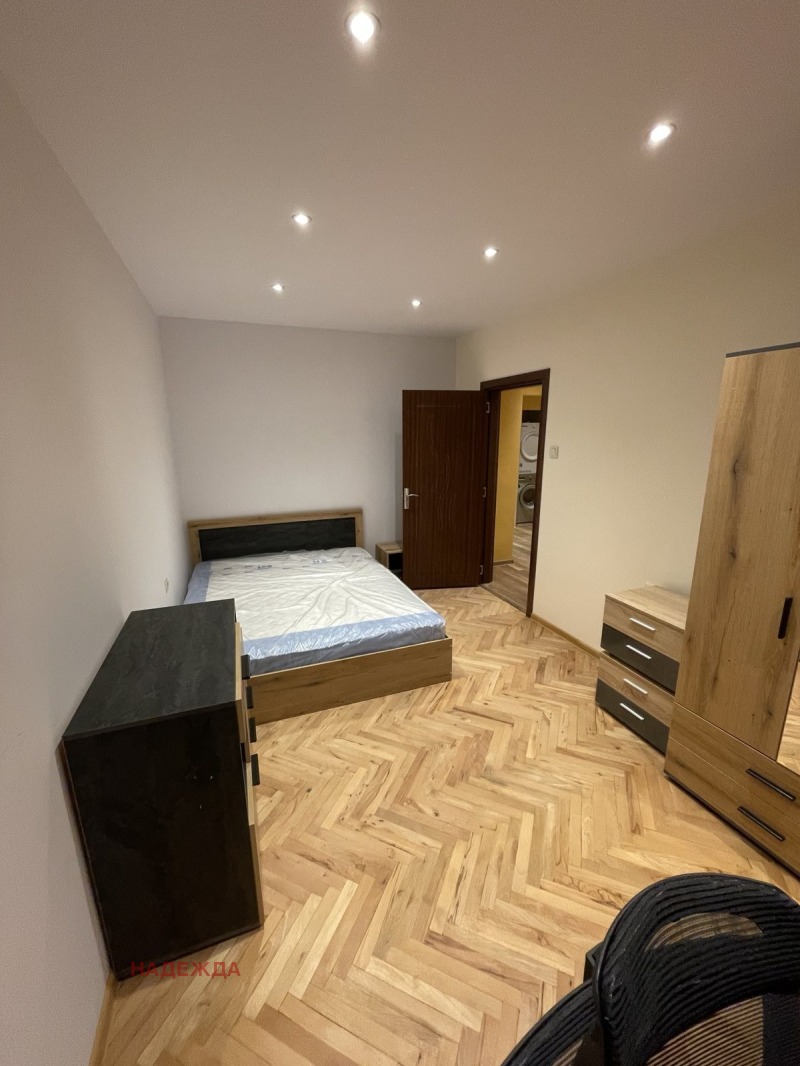 Продава  3-стаен град Плевен , Широк център , 79 кв.м | 41573682 - изображение [12]