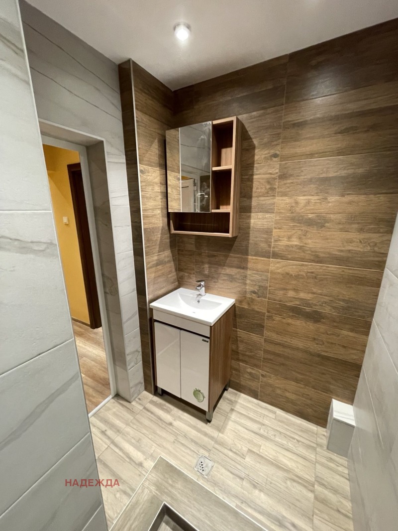 Продава  3-стаен град Плевен , Широк център , 79 кв.м | 41573682 - изображение [4]