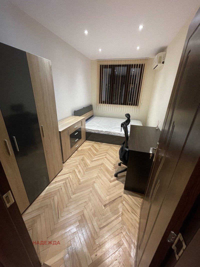Продава  3-стаен град Плевен , Широк център , 79 кв.м | 41573682 - изображение [13]