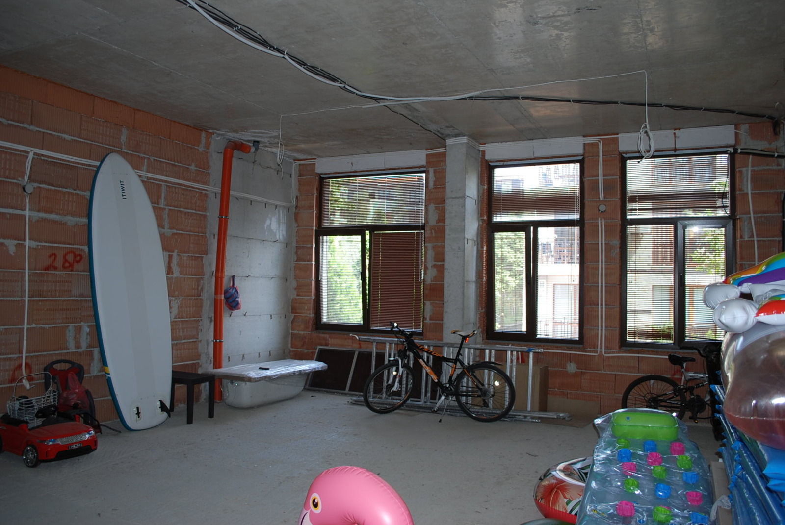 Продава МАГАЗИН, гр. Свети Влас, област Бургас, снимка 3 - Магазини - 55007860
