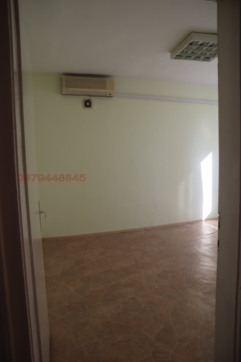 Продава  3-стаен град Хасково , Център , 74 кв.м | 26004293 - изображение [13]