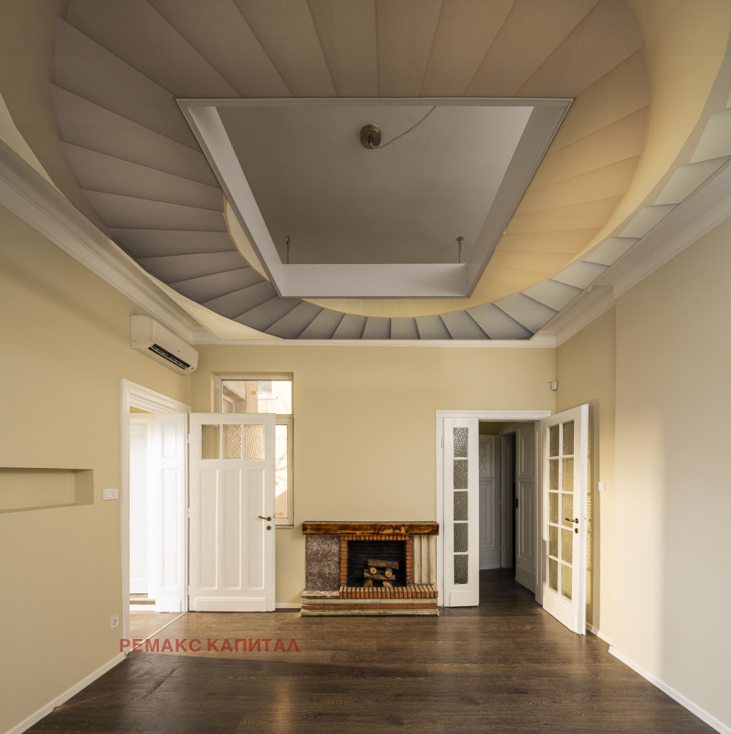 Продава 3-СТАЕН, гр. София, Център