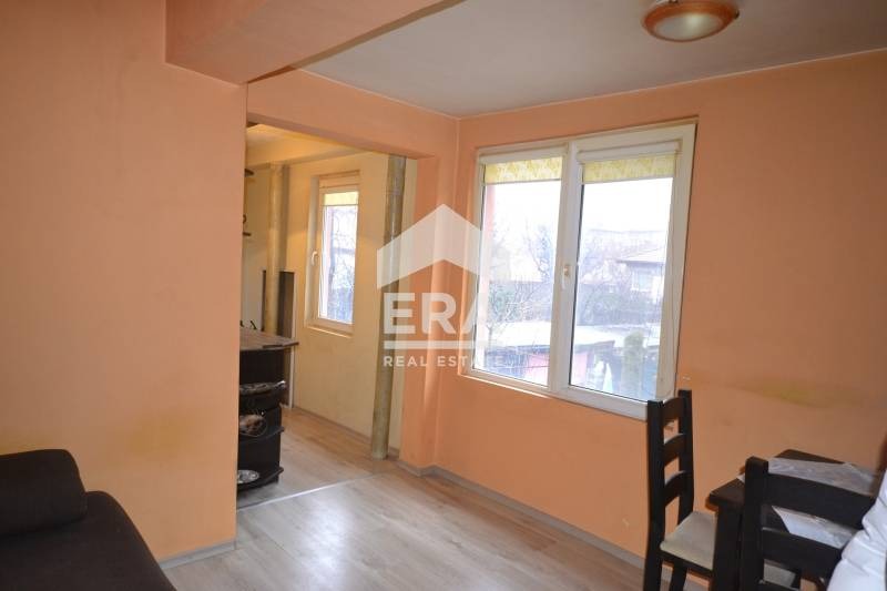 Продава КЪЩА, гр. Хасково, Тракийски, снимка 2 - Къщи - 53288821