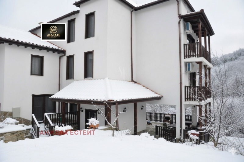 Продава ХОТЕЛ, с. Баба Стана, област Ловеч