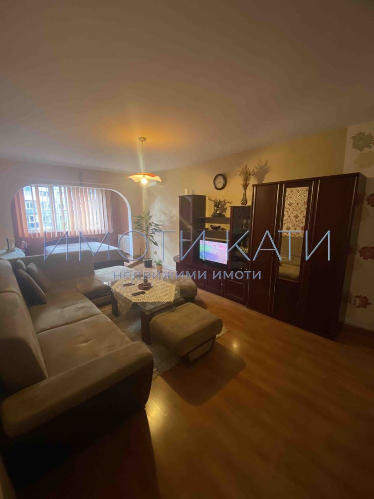 Продава  3-стаен град Перник , Изток , 68 кв.м | 37997630