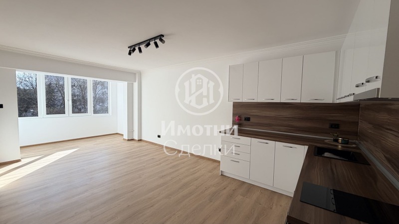 Продава 3-СТАЕН, гр. София, Света Троица