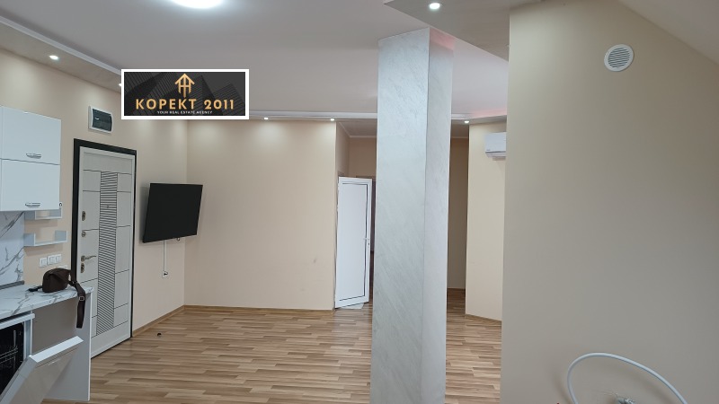 Продава 4-СТАЕН, гр. Русе, Широк център, снимка 2 - Апартаменти - 52812883