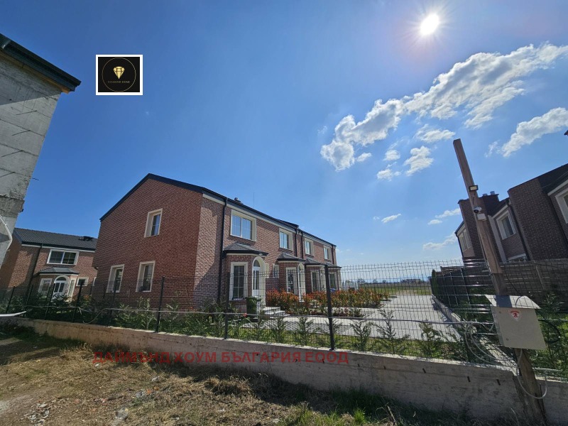 Продава  Къща област Пловдив , с. Скутаре , 95 кв.м | 48418992 - изображение [2]