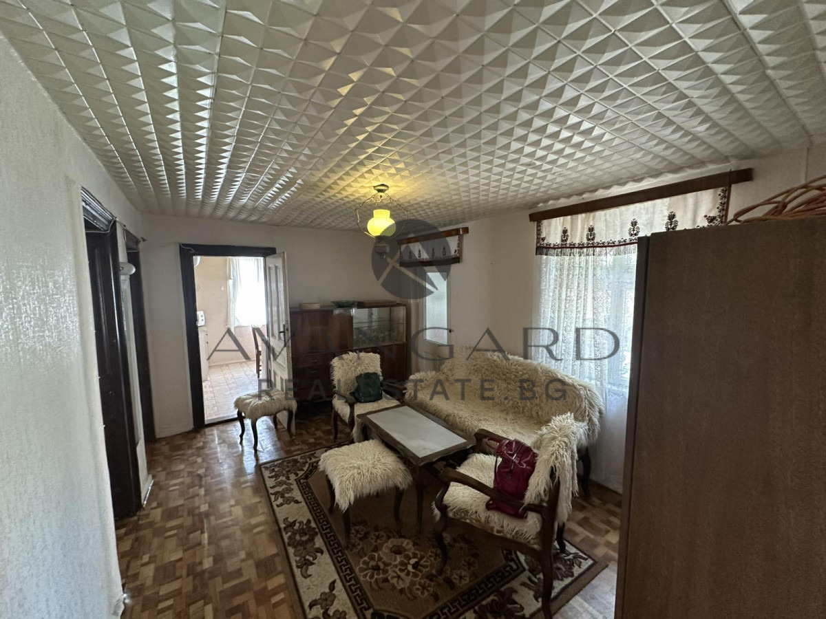 Продава ЕТАЖ ОТ КЪЩА, гр. Пловдив, Център, снимка 2 - Етаж от къща - 49404488