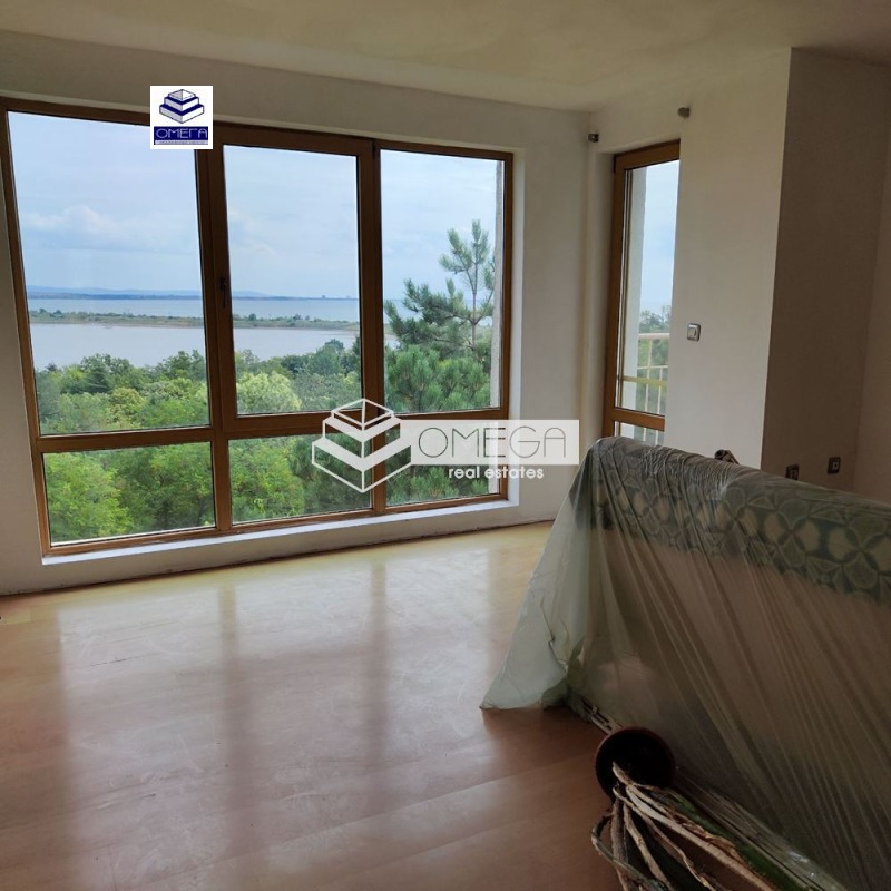 Продава МНОГОСТАЕН в град Бургас, Лазур - 105 кв.м / 265 000 € » 518 294.95 лв., ОМЕГА