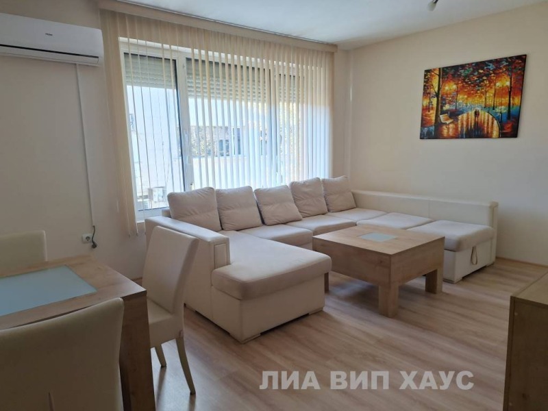 Продава 2-СТАЕН, гр. Пазарджик, Идеален център, снимка 1 - Aпартаменти - 47505107