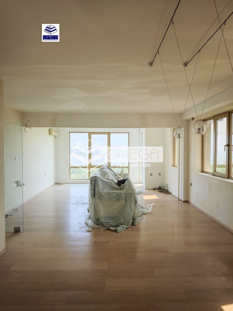 Продава МНОГОСТАЕН, гр. Бургас, Лазур, снимка 2 - Апартаменти - 53196647