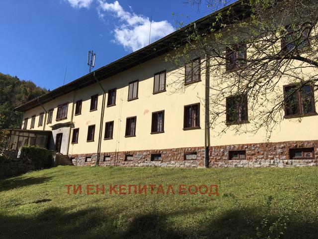 Продава  Хотел област Стара Загора , с. Пчелиново , 1332 кв.м | 10227343