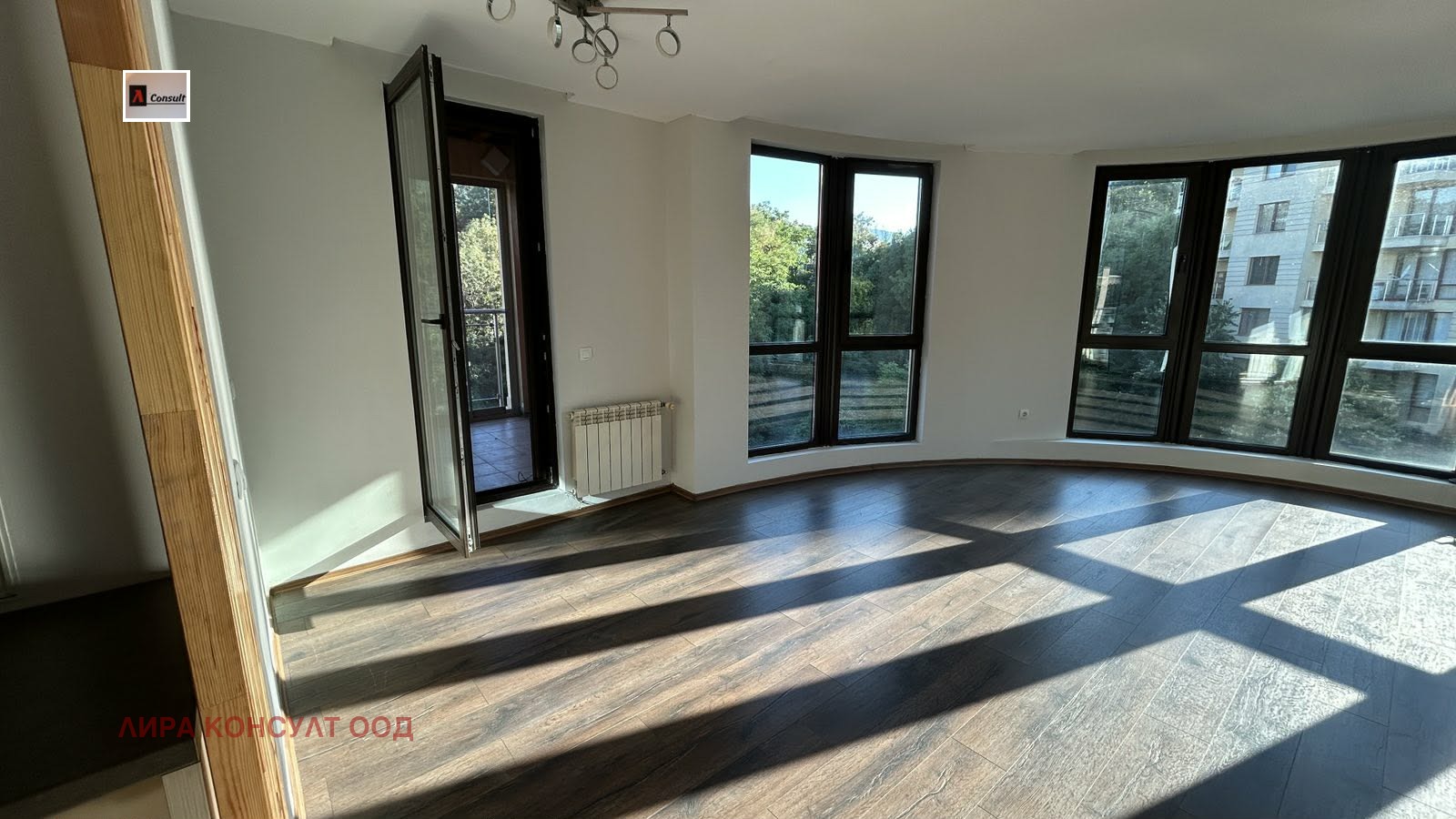 Продава МНОГОСТАЕН, гр. София, Редута, снимка 2 - Апартаменти - 55567832