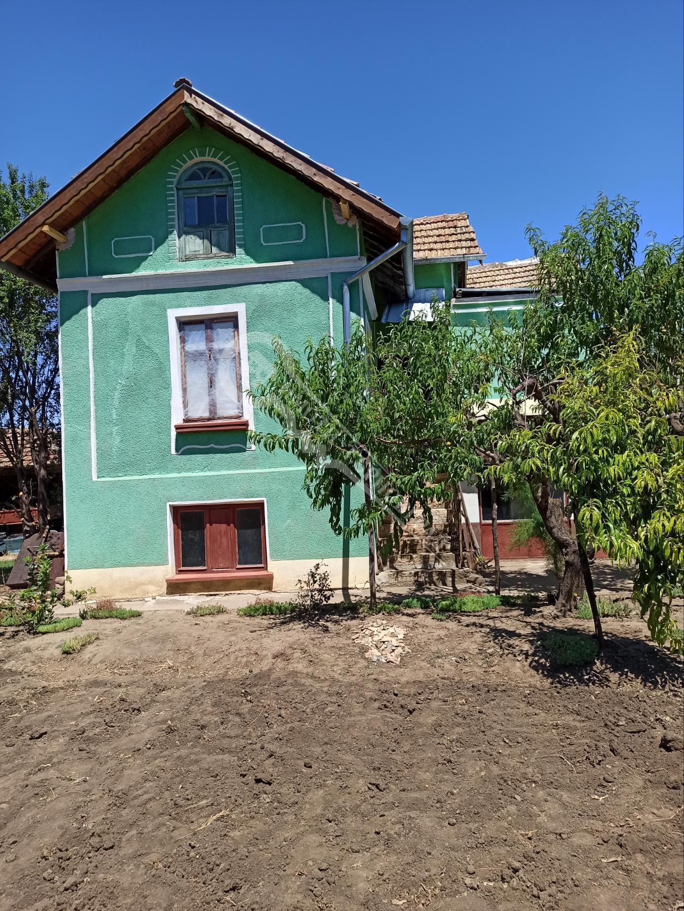 Продава КЪЩА, с. Долна Липница, област Велико Търново