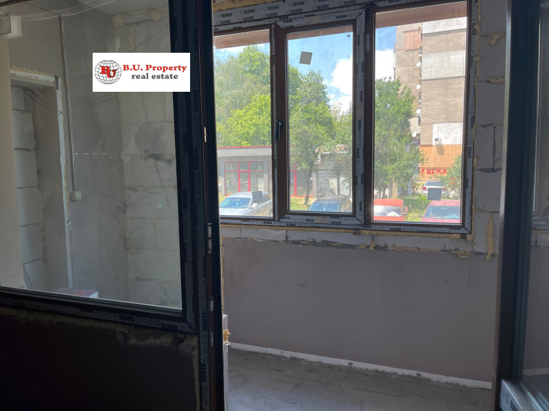 Продава  4-стаен град Перник , Изток , 94 кв.м | 67849108 - изображение [8]