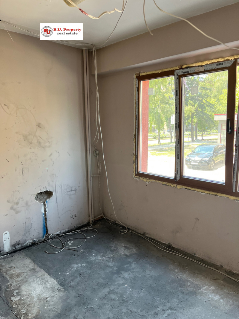 Продава  4-стаен град Перник , Изток , 94 кв.м | 67849108 - изображение [5]