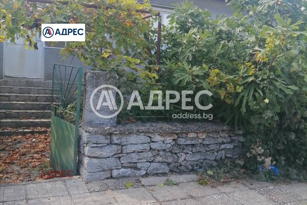 Продава КЪЩА, гр. Каварна, област Добрич
