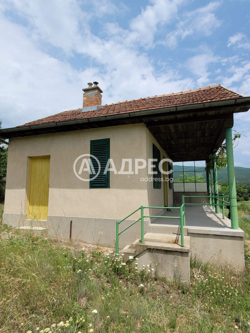 Продава ВИЛА в област Пловдив, гр. Калофер - 41 кв.м / 16 361.34 € » 32 000 лв., АДРЕС КАРЛОВО
